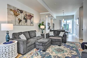 Living Room | Sleeper Sofa | Free WiFi | Central A/C & Heating