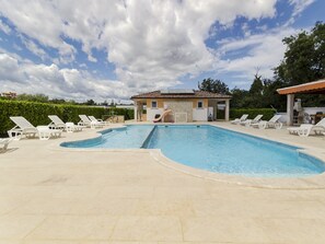 Schwimmbad des Ferienhauses