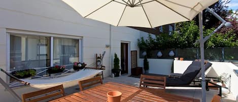 Propiedad con terraza privilegiada: ¡garantía de momentos inolvidables en Oporto!