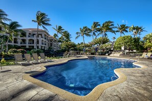 Shores at Waikoloa pool area