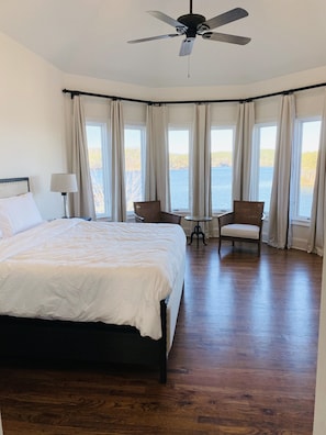 Main Level Master Bedroom with En-suite Master bathroom.