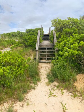 Path to beach 100ft away