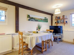Dining Area | Lower Whiteflood Farm Cottage, Owslebury, Winchester