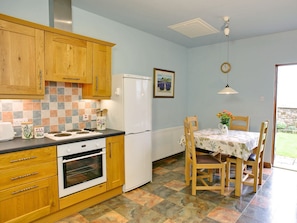 Spacious kitchen/dining room | The Bothy, Forth