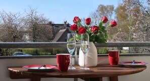 Frühstück auf dem Balkon