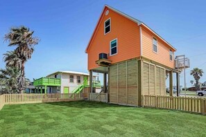 Sweeping backyard with fully enclosed fence