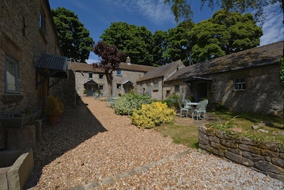 Haddon Grove Farmhouse - glorious group accommodation with pool, games and lots of heart
