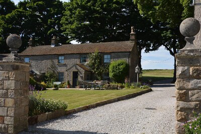 Haddon Grove Farmhouse - glorious group accommodation with pool, games and lots of heart