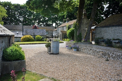 Pippinwell - a stunning barn conversion for eight with on-site swimming near Bakewell