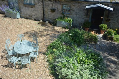 Pippinwell - a stunning barn conversion for eight with on-site swimming near Bakewell