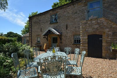 Pippinwell - a stunning barn conversion for eight with on-site swimming near Bakewell