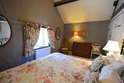 Bramble - a lovely family friendly cottage with on site swimming and games