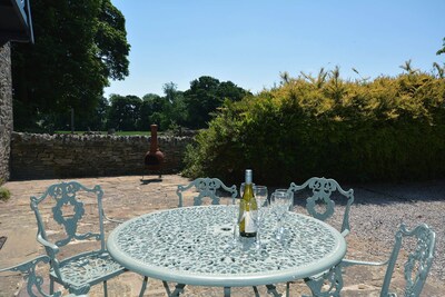 Bramble - a lovely family friendly cottage with on site swimming and games