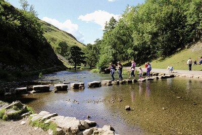 Bramble - a lovely family friendly cottage with on site swimming and games