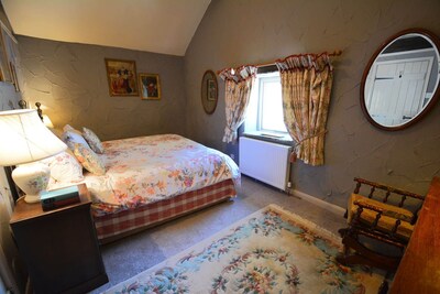 Bramble - a lovely family friendly cottage with on site swimming and games