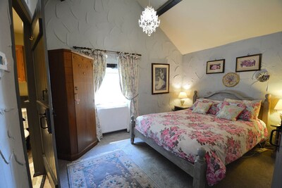 Bramble - a lovely family friendly cottage with on site swimming and games