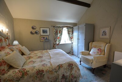 Cuckoo - a wonderful cottage with indoor pool in beautiful countryside near Bakewell