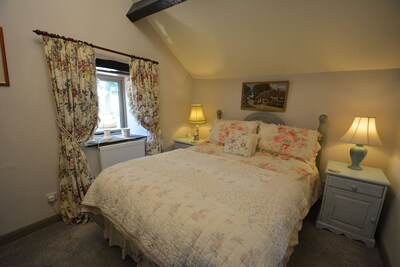 Rabbit Hutch - a lovely cottage near Bakewell with games and shared indoor pool