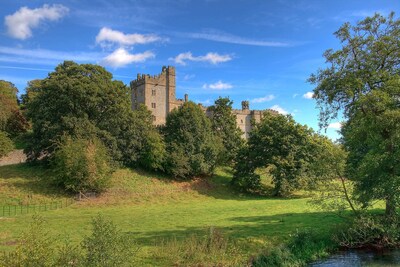 Love Nest - an intimate hideaway for a honeymoon or romantic getaway near Bakewell