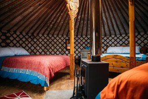 Damaris sleeps six across one king size bed and two double beds