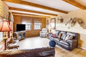 Living Room | Smart TV