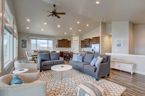 Living Room | 2,580 Sq Ft