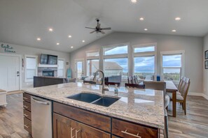 Gourmet Kitchen | Main Floor