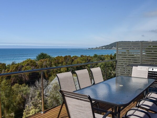 Sheoak front Balcony Stunning ocean views where you can entertain in style 