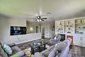 Living Room | Sleeper Sofa | Smart TV | Second Floor