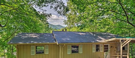 Maggie Valley Vacation Rental Home | 3BR | 3BA | Step-Free Access