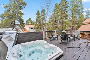 Exterior: Deck, outdoor dining, outdoor seating, private hot tub
