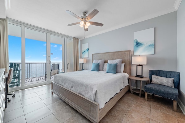 Relaxing primary suite