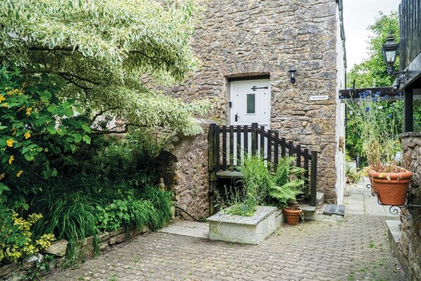 The Granary - 1 Bedroom Cottage - Saint Florence (22415)