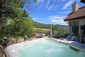 Enjoy some quiet time in your the private hot tub