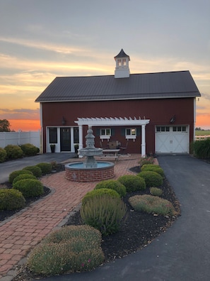 Completely private 2 bedroom barn