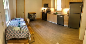 Panoramic view of kitchen and eat-in dining area (picture 2)