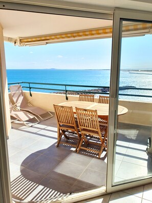 terrasse vue mer et plage