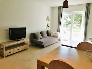 Sala estar com TV/Living room with TV