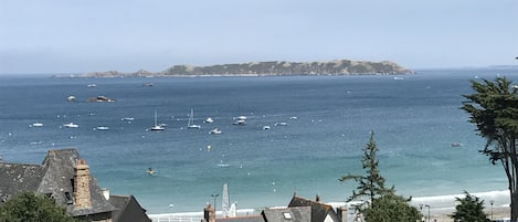 Vue sur la plage ou l’océan