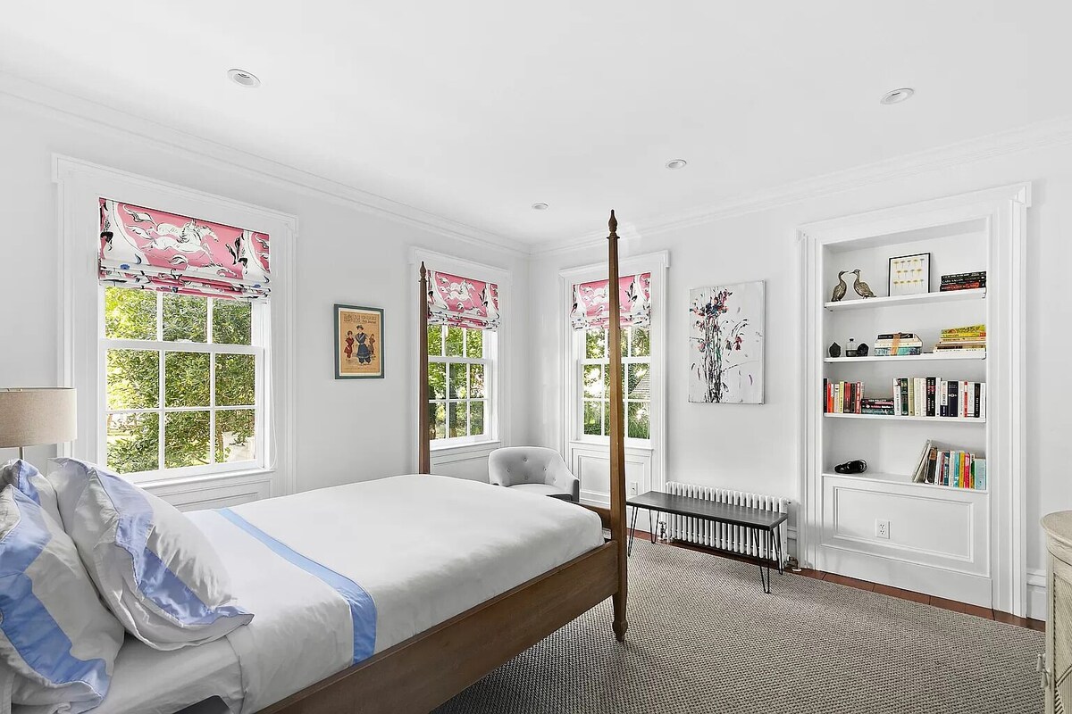 Historical Sag Harbor Village Home – 5 min walk to town, pool, private garden