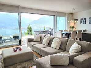 Möbel, Couch, Interior Design, Wohnzimmer, Flooring, Fussboden, Decke, Zimmer, Wohnung