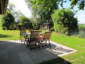 Propriété, Meubles, Chaise, Cour, Patio, Pelouse, Jardin, Arbre, Herbe, Arrière-Cour