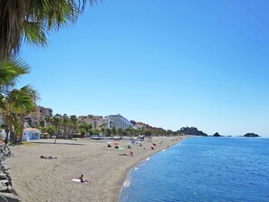 Water, Sky, Cloud, Natural Landscape, Beach, Coastal And Oceanic Landforms, Terrain, Tree, Horizon, Landscape