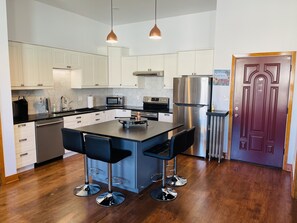 Kitchen includes dishwasher, ice maker, RO water system and Keurig coffee maker.