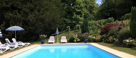 Heated Swimming Pool. Photo: Chateau de Beaulieu, Saumur.