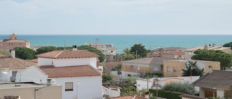 Piso de 100 metros con fantásticas vistas al mar, ideal para familias 8 personas