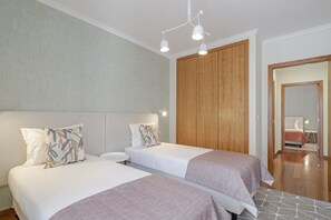 Bedroom with two single beds. 