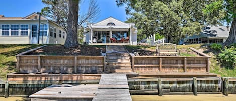 Deltaville Vacation Rental | 2BR | 1BA | 1,264 Sq Ft | Stairs Required