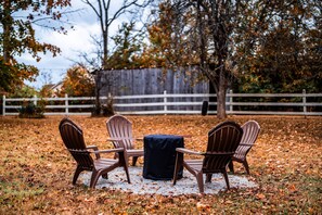 Relaxing and watching the day slip into a Middle Tennessee Evening