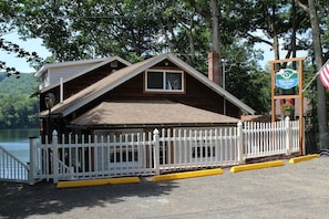 Cooperstown Baseball Rentals - Holiday Lane is a 3 bedroom, 2 bathroom with a dock and 2 kayaks located on beautiful Goodyear Lake.  The perfect getaway to relax and recharge!